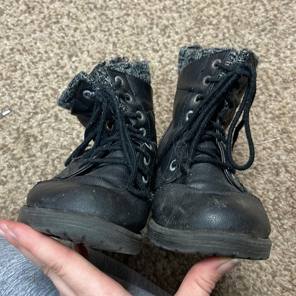 Boots - Picture 9 of 9